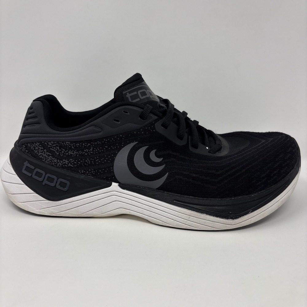Topo Athletic Ultrafly 5 Womens Size 9 Wide Black White Athletic Running Shoes